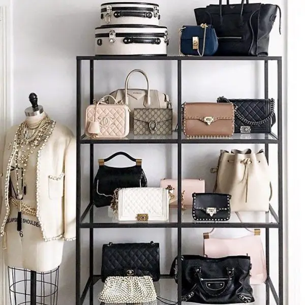 How to Organize Handbags