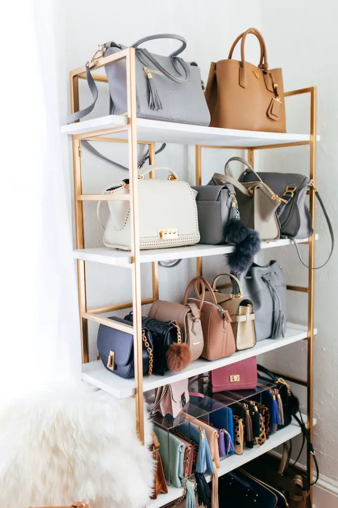 How to Organize Handbags